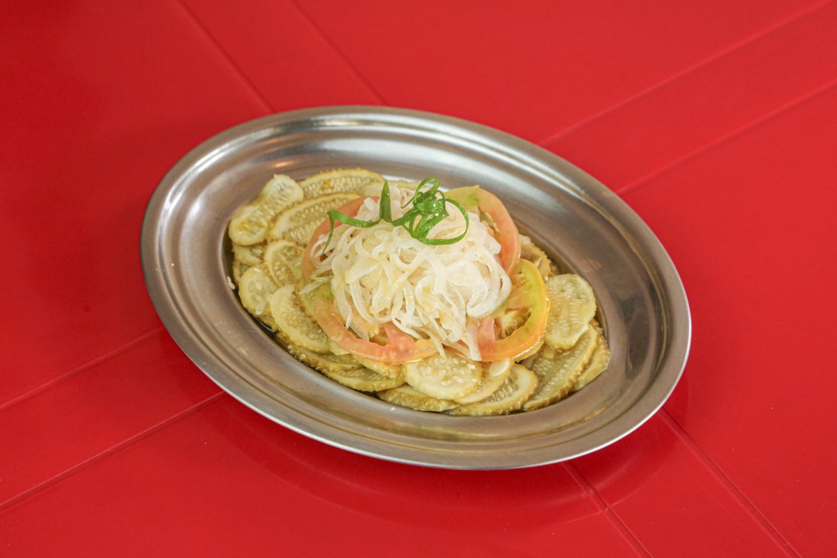 Maxixe em Conserva, Picles de Cebola, Tomate e Salsinha