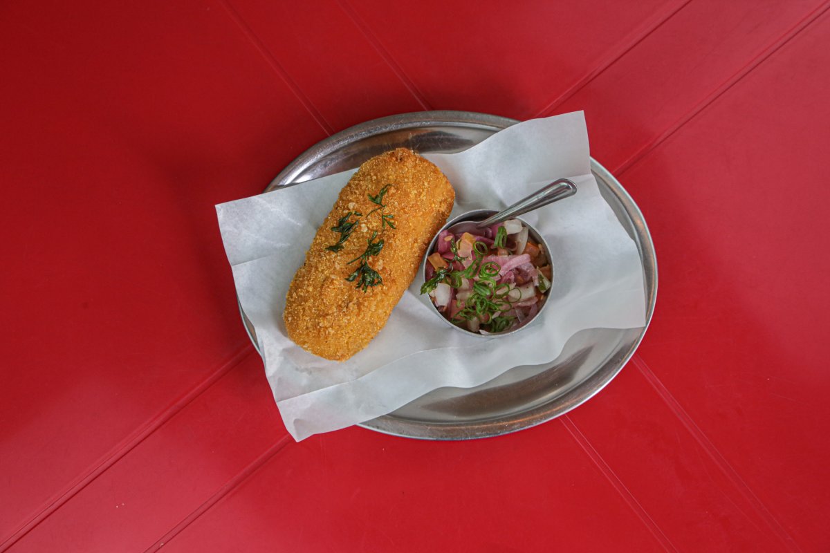 Bolinho de Milho com Queijo Meia Cura